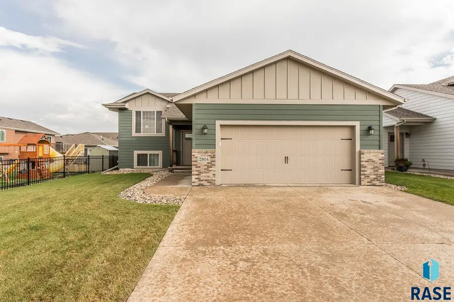2804 S Richie Dr, Sioux Falls, SD 57106 - #3