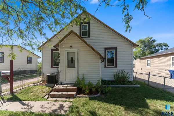 1319 N Spring Ave, Sioux Falls, SD 57104