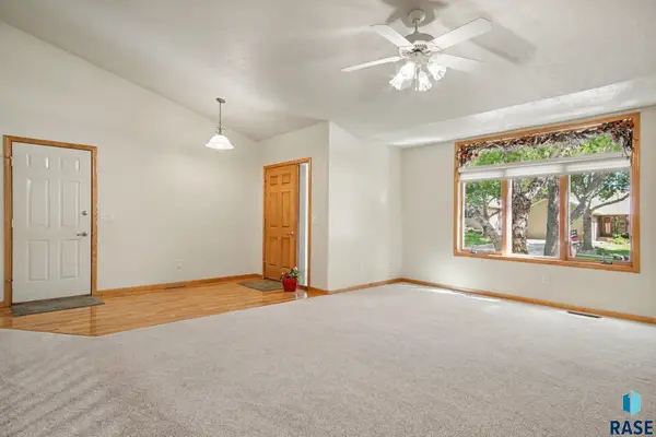 6517 S Killarney Ct, Sioux Falls, SD 57108