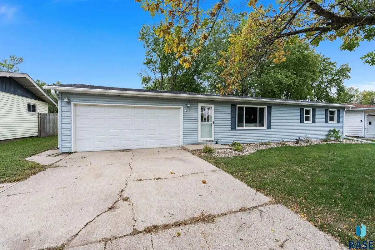 217 N Needles Dr, Brandon, SD 57005 - #1