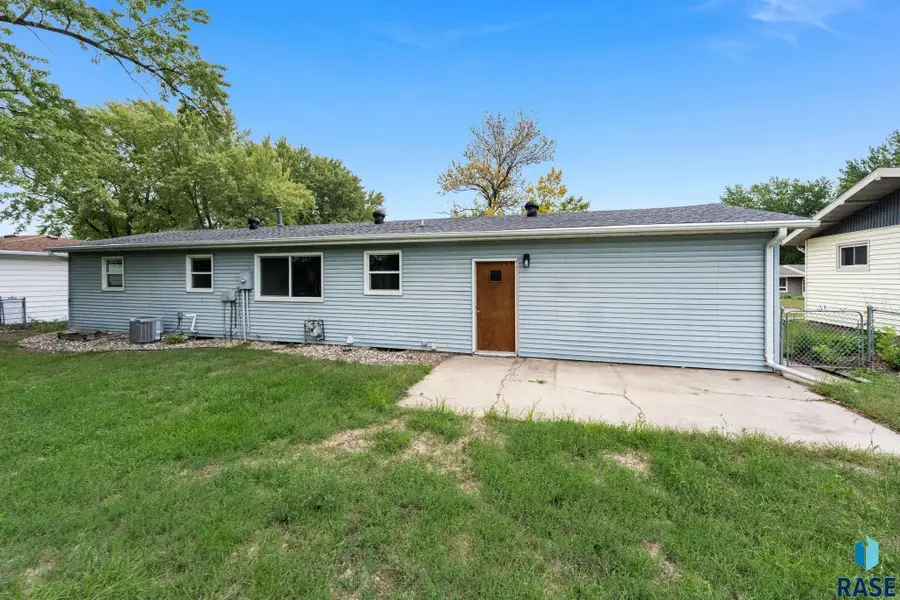 217 N Needles Dr, Brandon, SD 57005 - #3