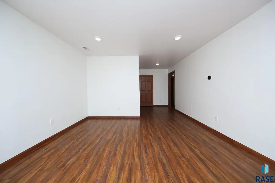 1521 Calumet Rd, Brookings, SD 57006 - #3