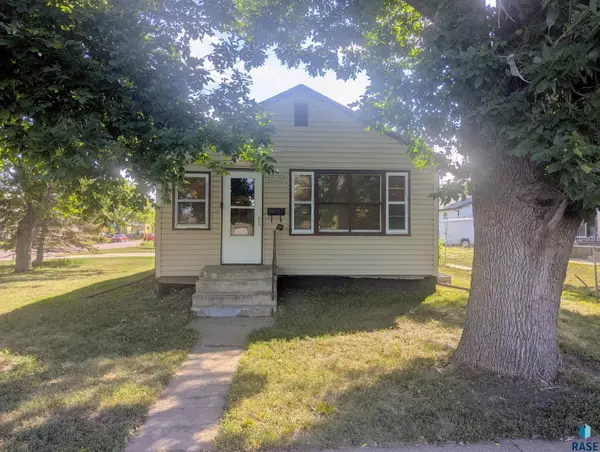 1202 N Prairie Ave, Sioux Falls, SD 57104
