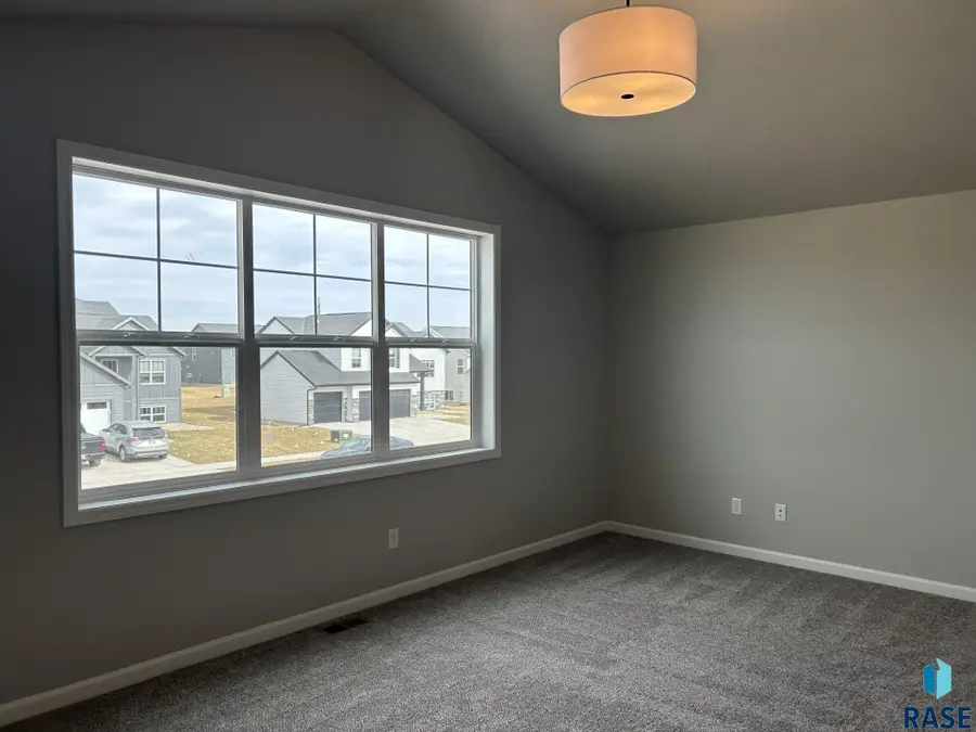 5941 S Coneflower Ave, Sioux Falls, SD 57108 - #3