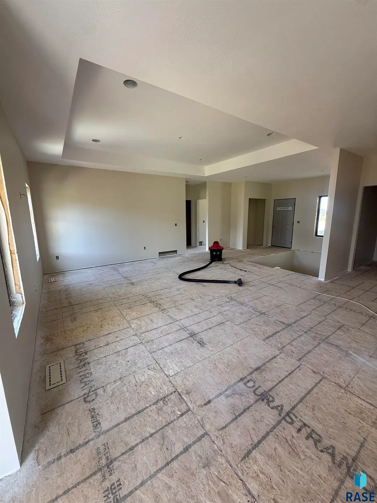 2105 S Red Oak Ave, Sioux Falls, SD 57110 - #1