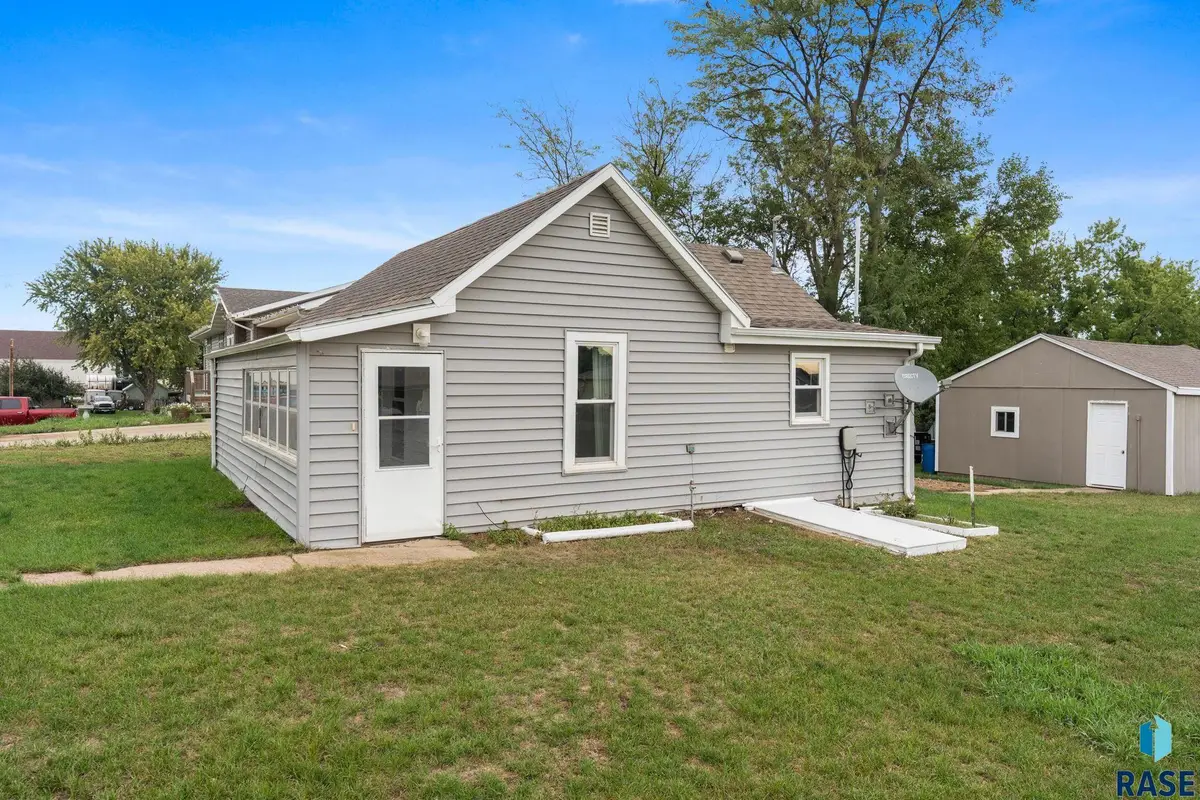113 S Lincoln St St, Humboldt, SD 57035 - #1