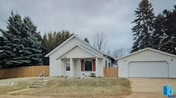 2813 E 20th St, Sioux Falls, SD 57103