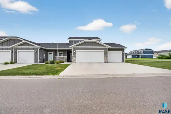 9309 W Ark Pl, Sioux Falls, SD 57106