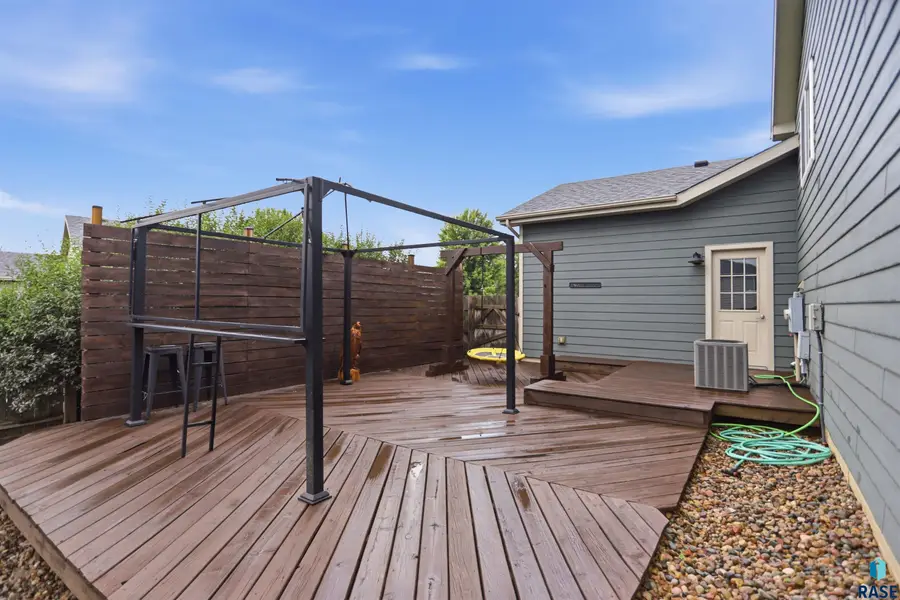 1316 W Creekside Dr, Brandon, SD 57005 - #3