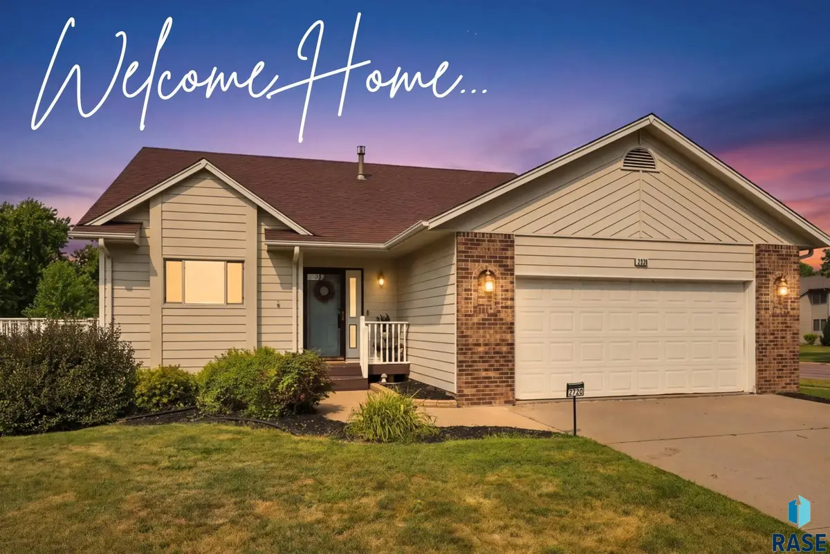 2738 S Avondale Ct, Sioux Falls, SD 57110 - #1