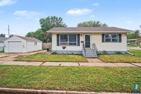 1501 E 17th St, Sioux Falls, SD 57104