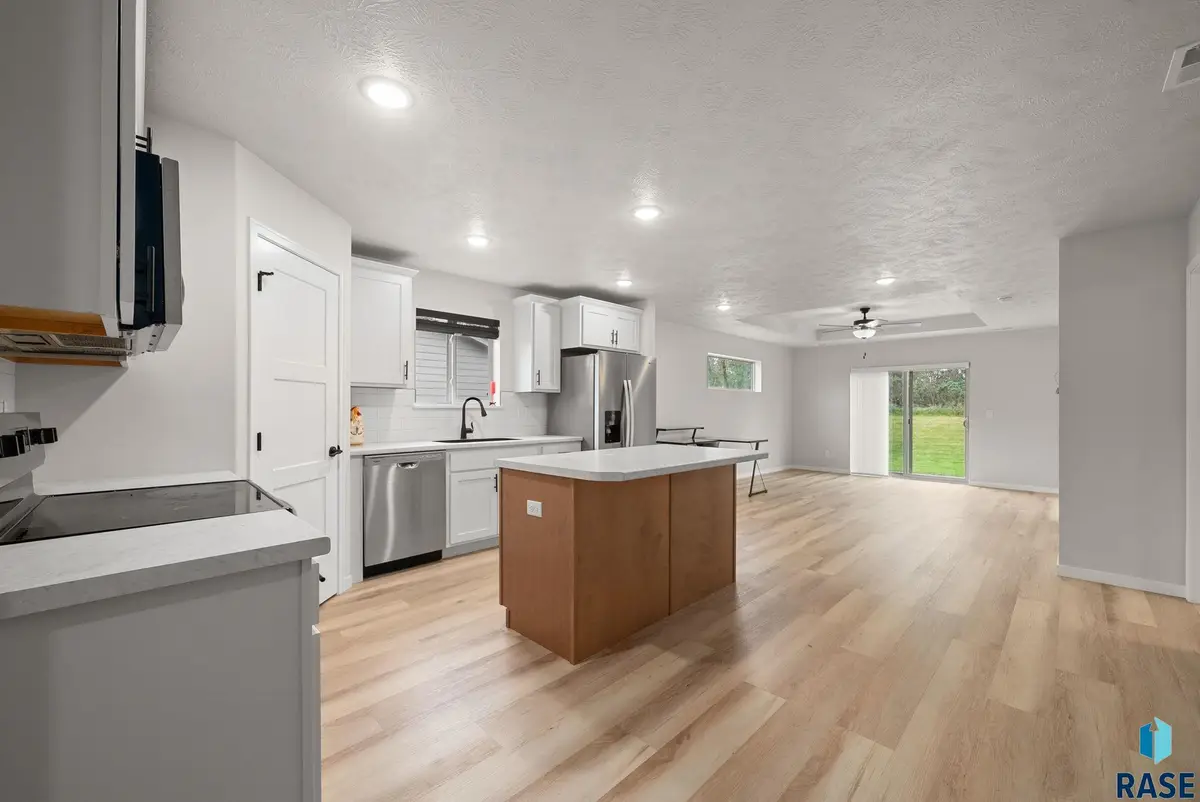 123 E Countryside Ave, Lennox, SD 57039 - #1