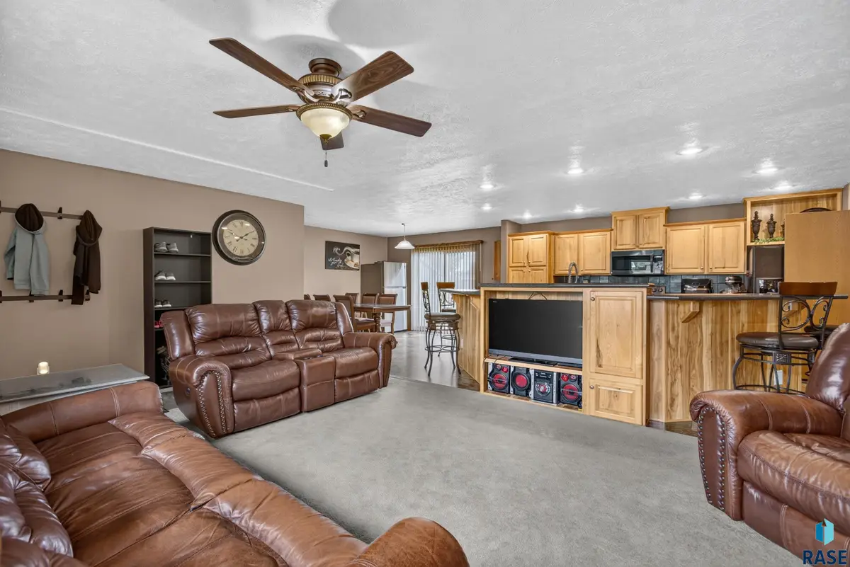 809 S Mckinley St, Lennox, SD 57039 - #1