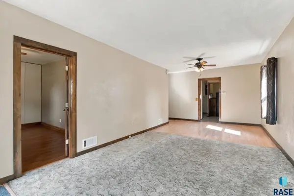 101 S Lincoln St, Humboldt, SD 57035