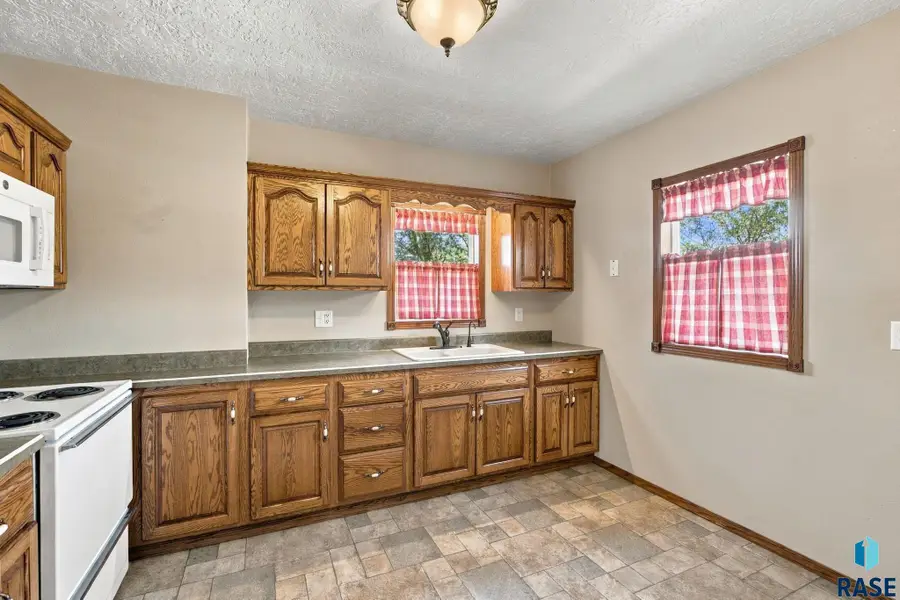 101 S Lincoln St, Humboldt, SD 57035 - #2