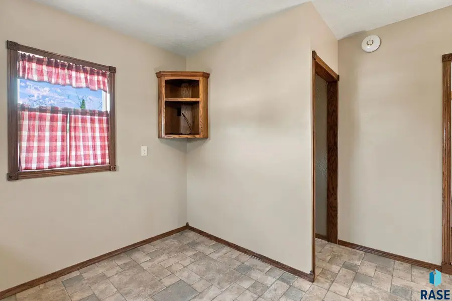 101 S Lincoln St, Humboldt, SD 57035 - #3