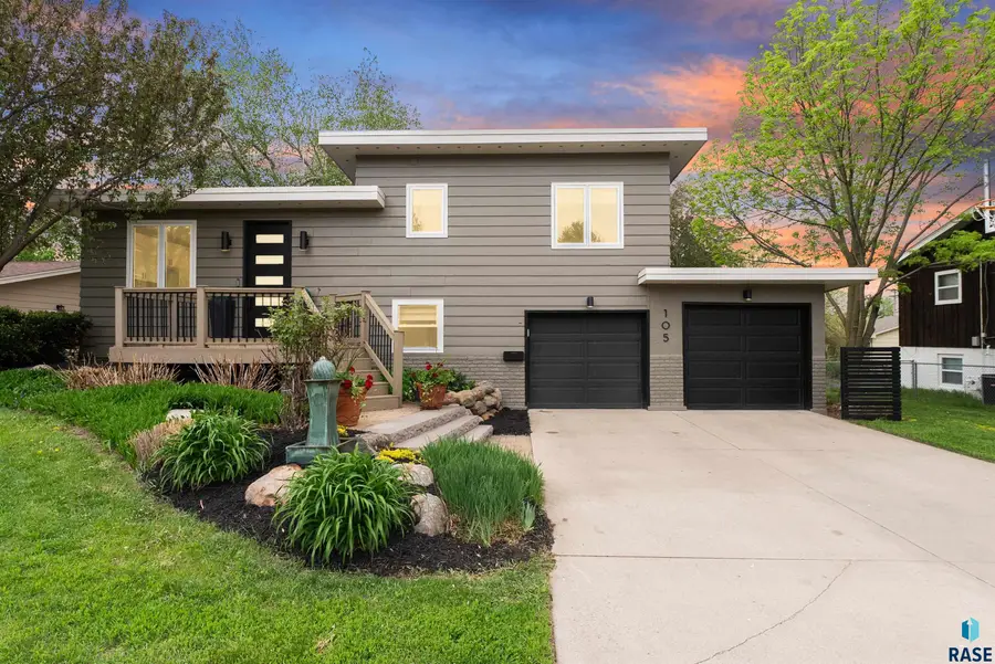 105 E 36th St, Sioux Falls, SD 57105 - #2