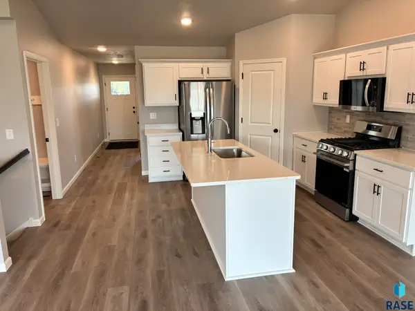 2201 E Alexa St, Brandon, SD 57005