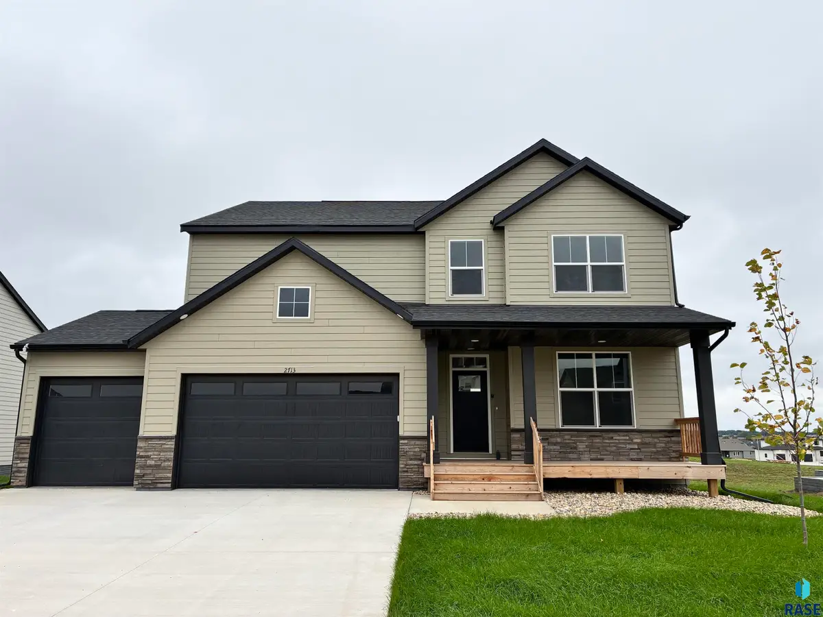 2713 S Copper Creek Ave, Sioux Falls, SD 57110 - #1
