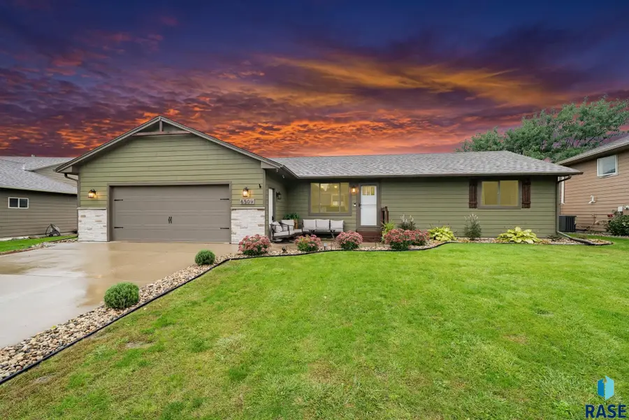 6509 W Bonnie Ct, Sioux Falls, SD 57106 - #2