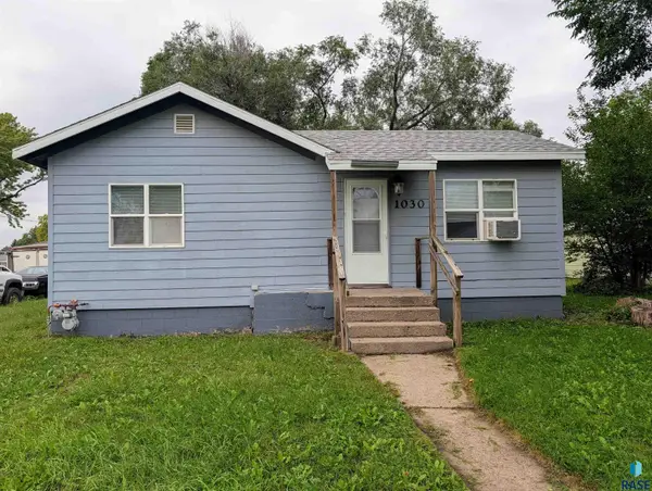 1030 Main St St, Centerville, SD 57014