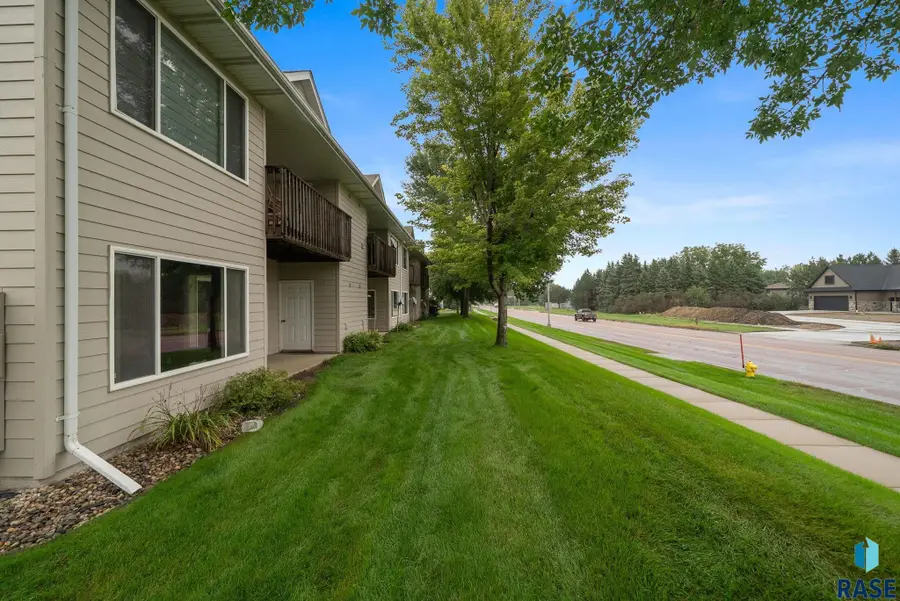 7111 56th St #39, Sioux Falls, SD 57106 - #2