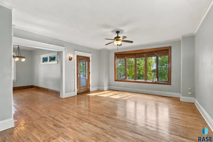 404 E 5th St, Dell Rapids, SD 57022 - #3