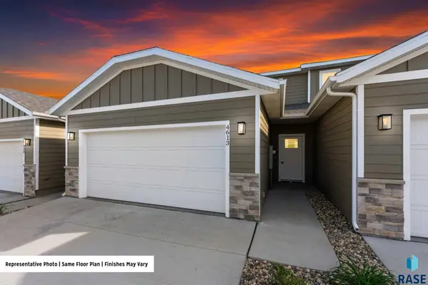 4615 E Whisper Ridge Pl, Sioux Falls, SD 57108