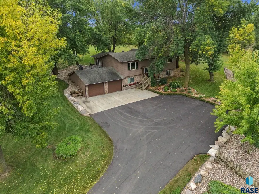 7505 E Elston Pl Rd, Sioux Falls, SD 57107 - #2