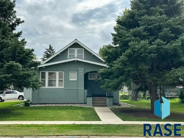 501 W Oak St, Beresford, SD 57004 - #1