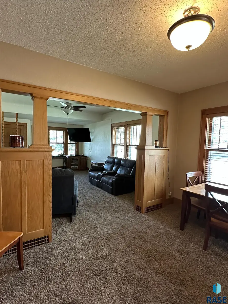 501 W Oak St, Beresford, SD 57004 - #2