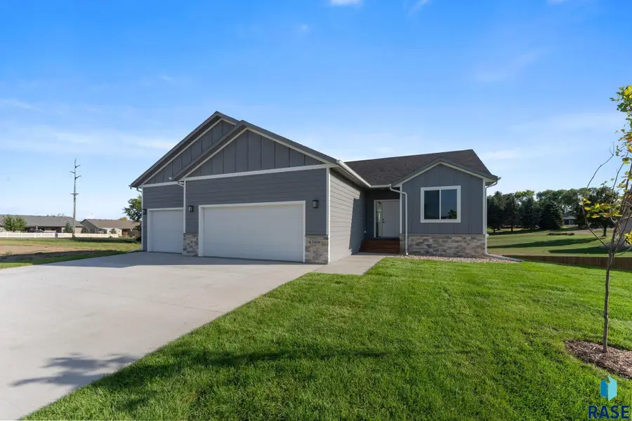 5309 Cushman St, Sioux Falls, SD 57107 - #2