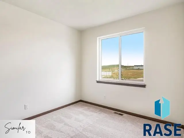 5808 W Cushman St, Sioux Falls, SD 57107 - #2
