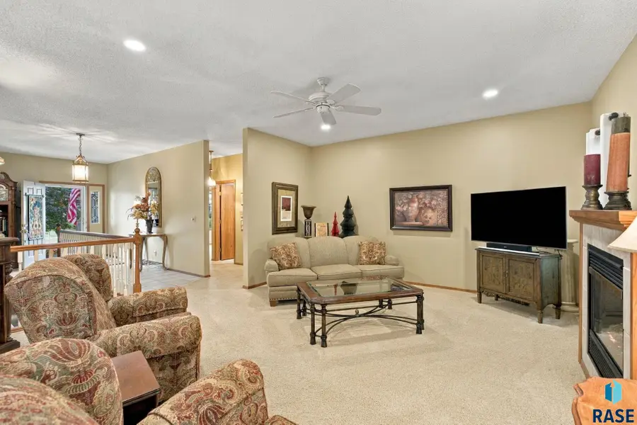 111 W Doral Ct, Sioux Falls, SD 57108 - #2