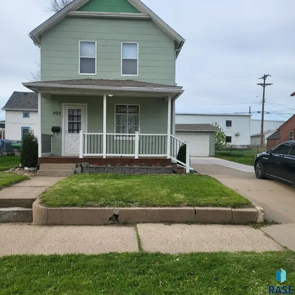 922 W 12th St, Sioux Falls, SD 57104