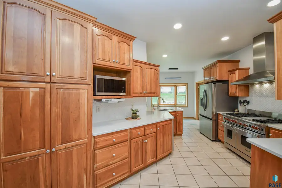 7505 W 15th St, Sioux Falls, SD 57106 - #3