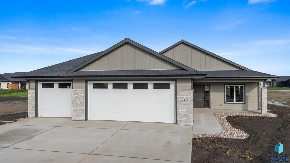 2412 S Saddle Ridge Dr, Sioux Falls, SD 57110 - #1