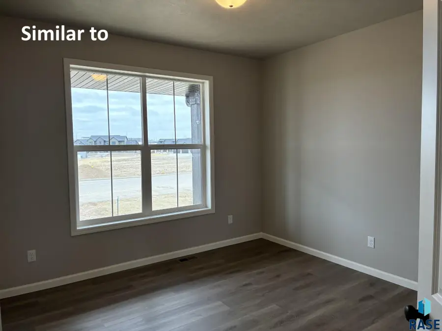 6229 W Goldberg Dr, Sioux Falls, SD 57107 - #3