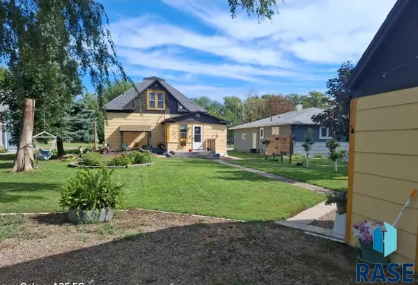 504 W Ash St, Parkston, SD 57366