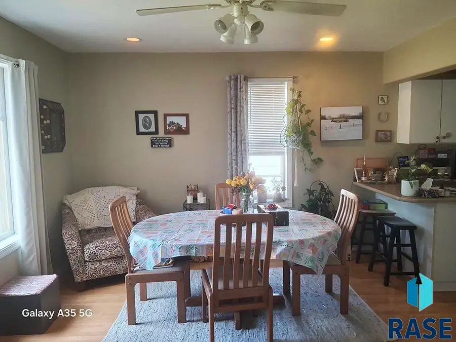 504 W Ash St, Parkston, SD 57366 - #3