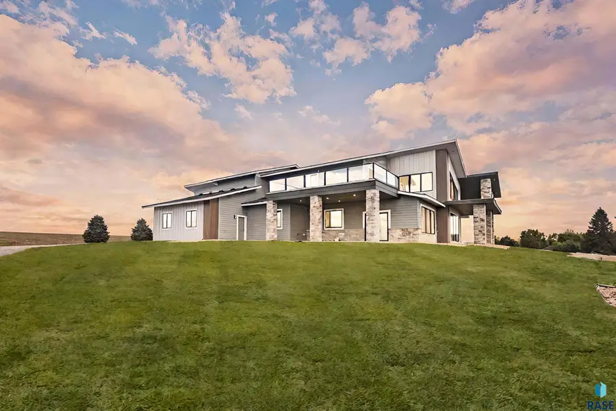 6776 Zimmermann Dr, Wentworth, SD 57075 - #2