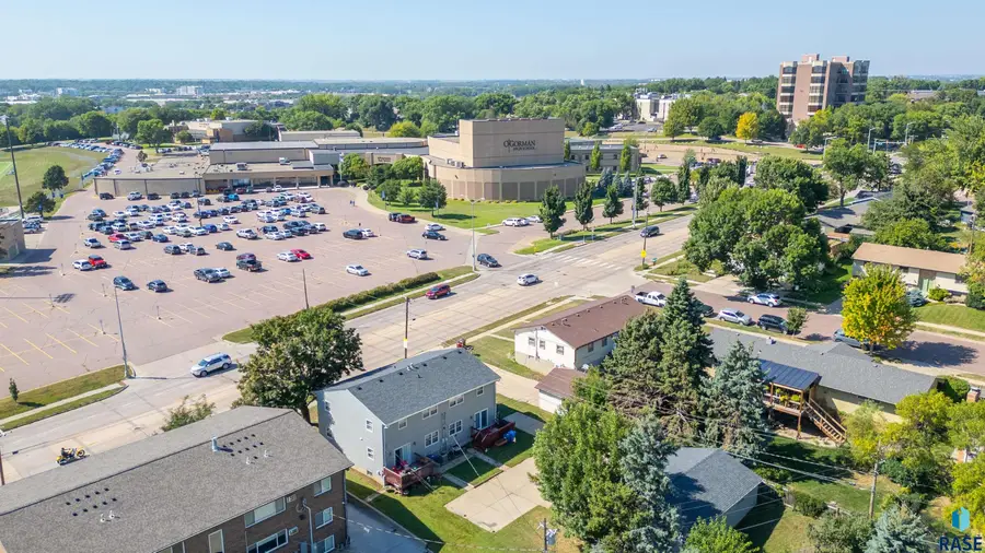 3204 S Kiwanis Ave, Sioux Falls, SD 57105 - #3