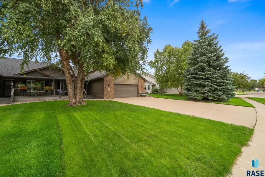 5002 S Baneberry Ave, Sioux Falls, SD 57106 - #2