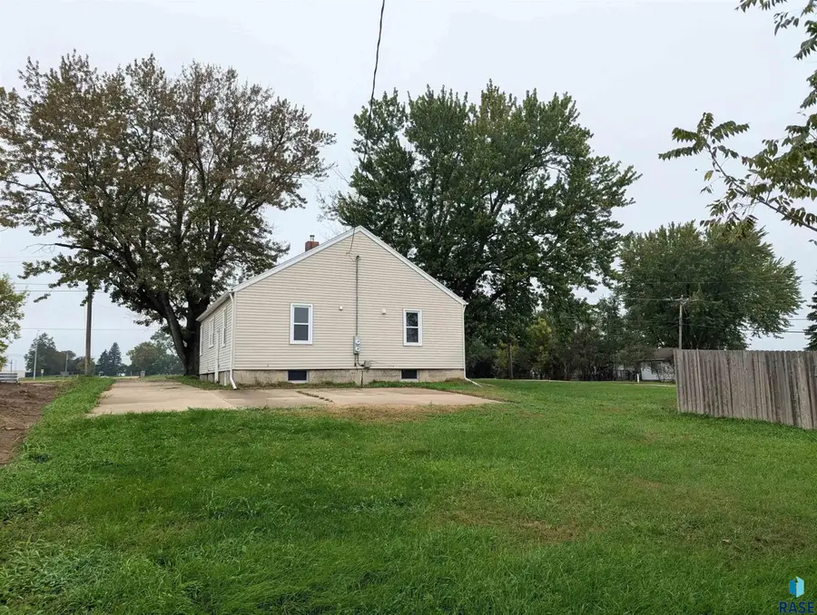 3028 N Van Eps Ave, Sioux Falls, SD 57104 - #2