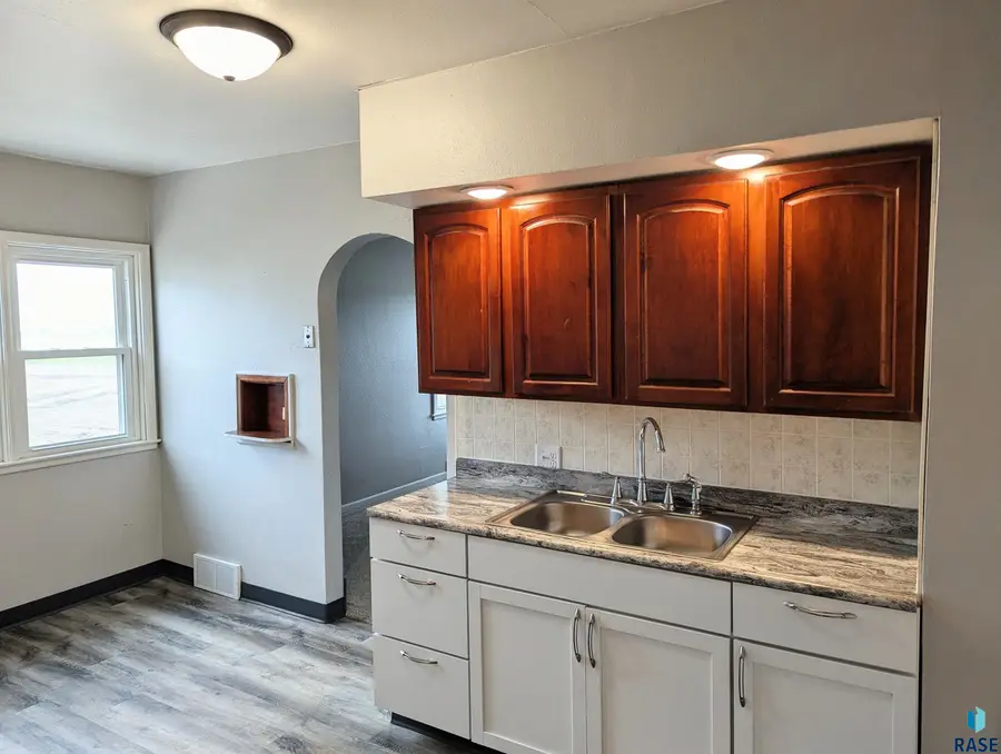 3028 N Van Eps Ave, Sioux Falls, SD 57104 - #3