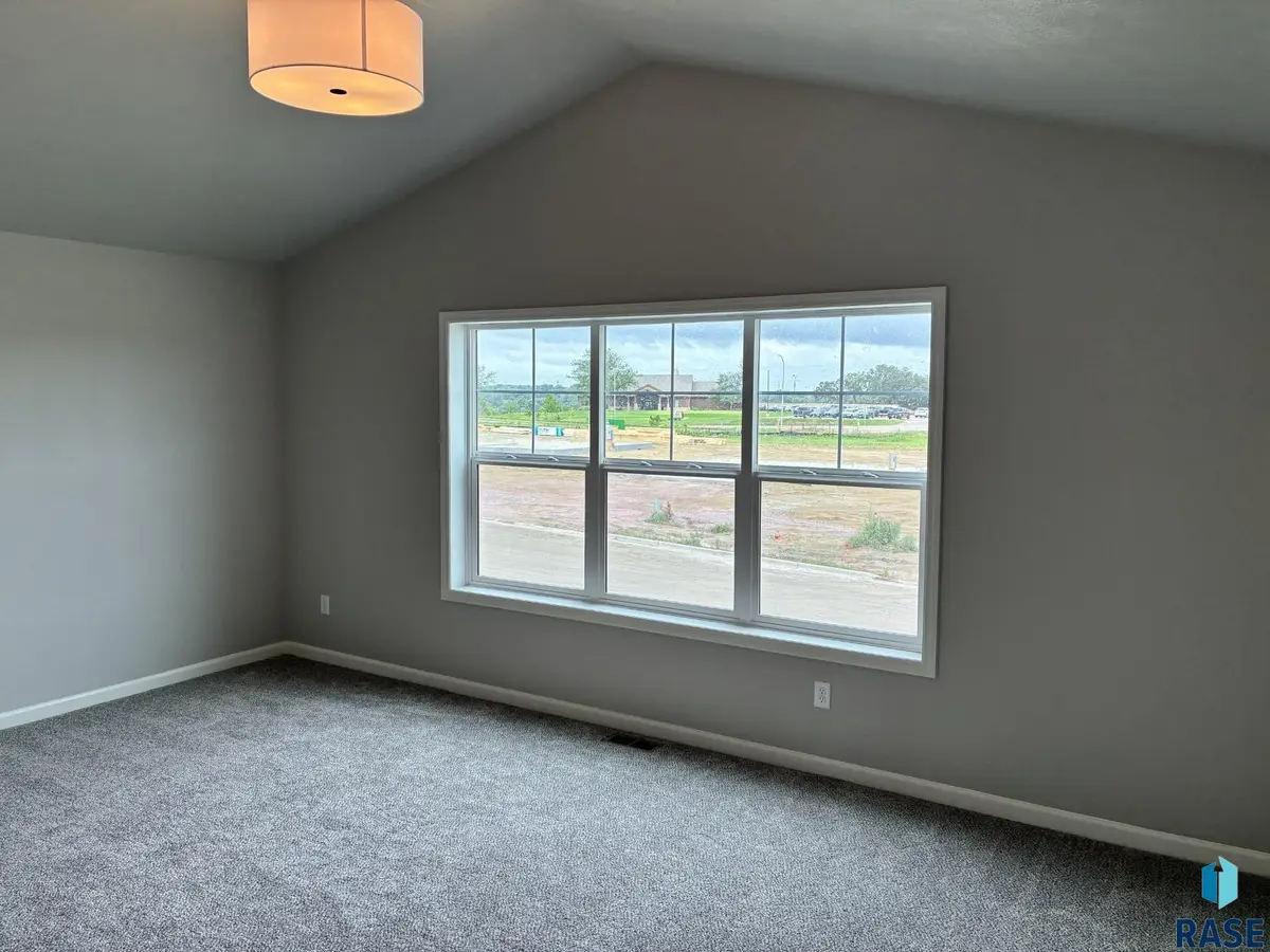 913 Estate St, Harrisburg, SD 57032 - #1