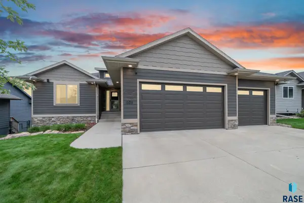 1104 N Archer Dr, Sioux Falls, SD 57103