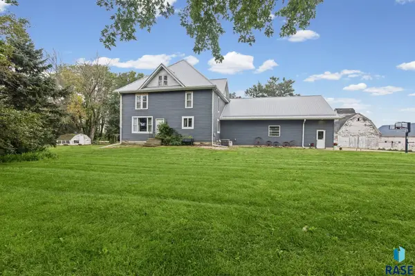 1810 210th St, Inwood, IA 51240