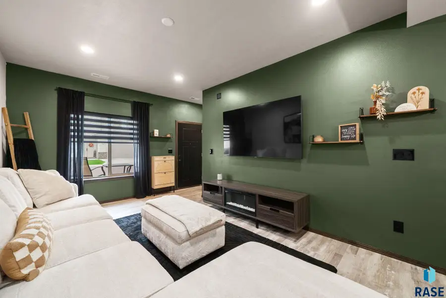 7705 S Townsley Ave #11, Sioux Falls, SD 57108 - #2