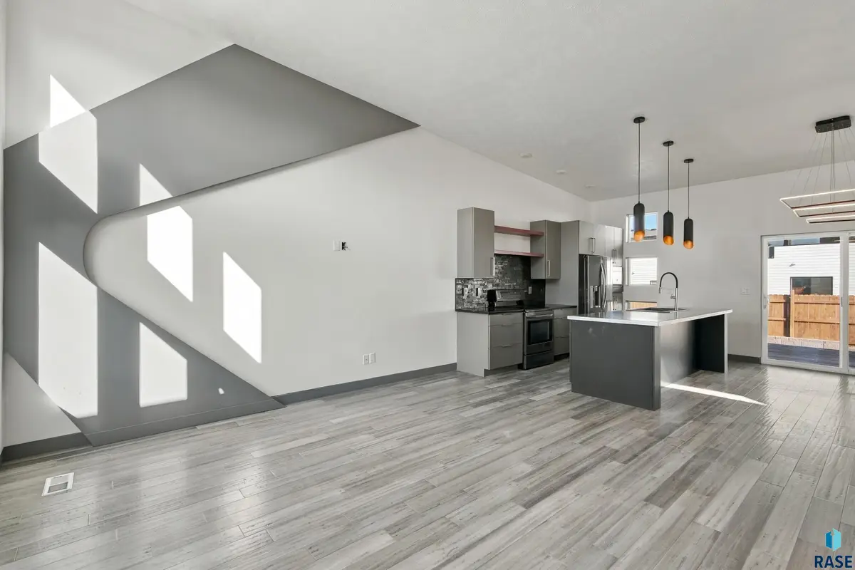 4208 N Ohio Ave, Sioux Falls, SD 57107 - #1